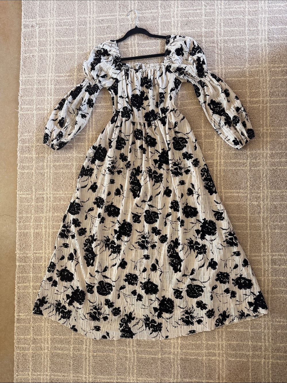 Black Floral Puff-Sleeve Maxi Dress - Cream Background